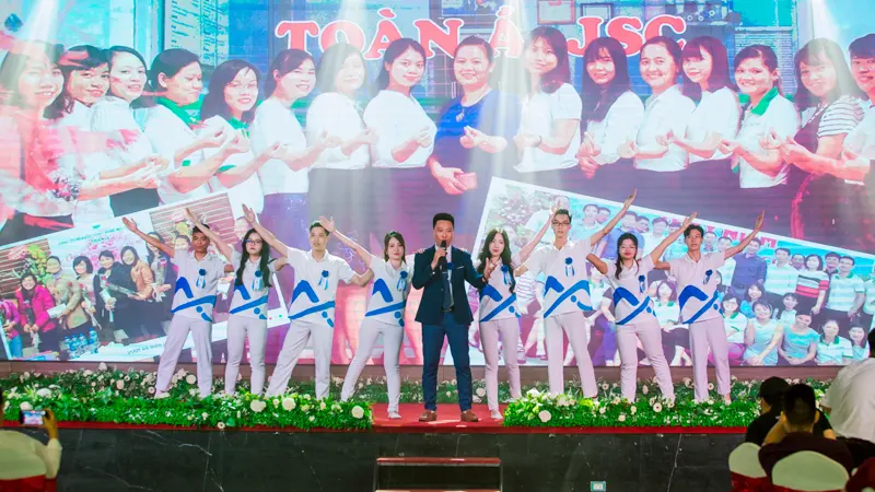bài ca doanh nghiệp