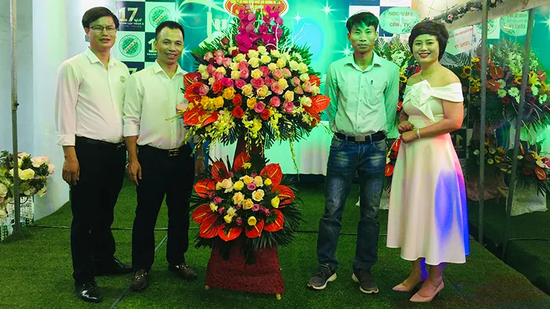 các phòng chúc mừng B.TGĐ