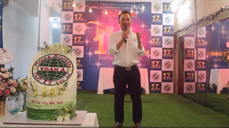 tổng giám đốc phát biểu